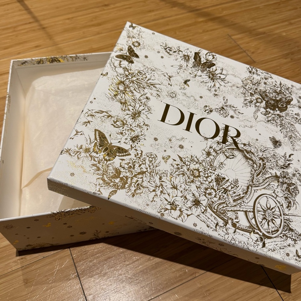 Dior Gift Box - Picture 2 of 2